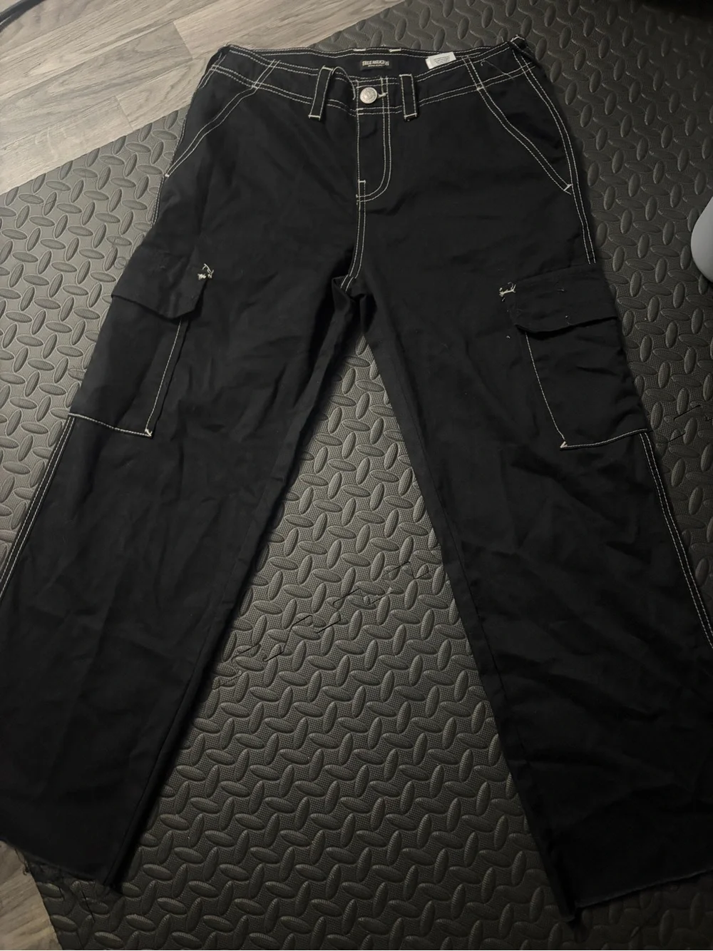 True Religion Black Cargo Pants with White Contrast Stitching size 27